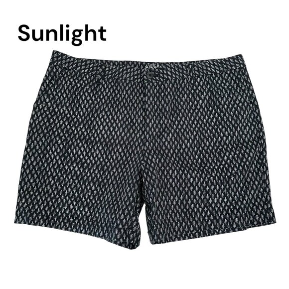 Riders By Lee Women 6" Inseam Black & White Printed Cotton/Spandex Shorts SZ 18M - Picture 1 of 12